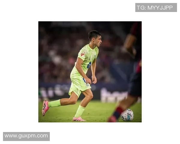 弗里克欧冠赛后与亚马尔及其女友亲切交谈现场氛围温馨引发热议 弗里克欧冠赛后与亚马尔及其女友亲切交谈现场氛围温馨引发热议